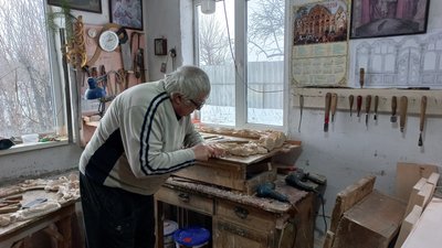 Художник-іконописець Олександр Криворучко із Полтавщини створив понад 500 ікон та іконостасів Художник-іконописець Олександр Криворучко із Полтавщини створив понад 500 ікон та іконостасів