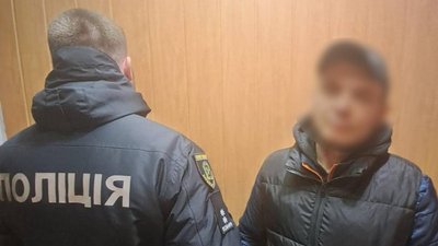 На Харківщині чоловік підірвав страйкбольну гранату поблизу відділу поліції