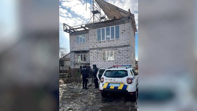 У Чернігові обікрали зруйнований літаком Красноярцева будинок, який відбудовують волонтери У Чернігові обікрали зруйнований літаком Красноярцева будинок, який відбудовують волонтери