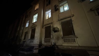 Наслідки удару РФ по території Запорізької обласної дитячої клінічної лікарні