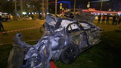 Залишки "Шевроле Авео" після зіткнення з "Інфініті", за кермом якої був Микола Харківський Залишки "Шевроле Авео" після зіткнення з "Інфініті", за кермом якої був Микола Харківський