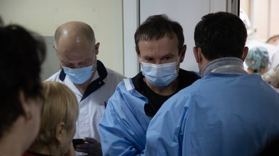 Вакарчук звернувся до росіян, відвідавши поранених дітей у Запорізькій лікарні