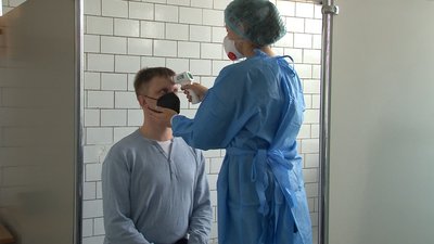 У Черкасах від коронавірусу щеплюють містян поважного віку У Черкасах від коронавірусу щеплюють містян поважного віку