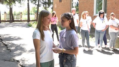 Об'єднані горем: для дітей, які втратили батьків на війні, влаштували свято