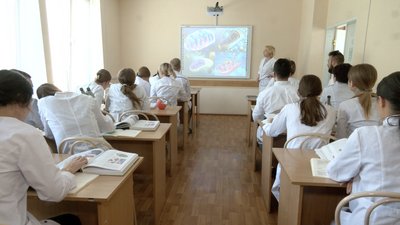 Студенти медакадемії на парі