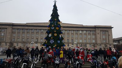 Санти на байках: у Черкасах містом проїхалася святкова мотоколона