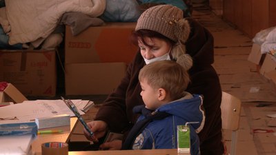 Щодня приймають десятки переселенців: як у Рівному працює гуманітарний склад Щодня приймають десятки переселенців: як у Рівному працює гуманітарний склад