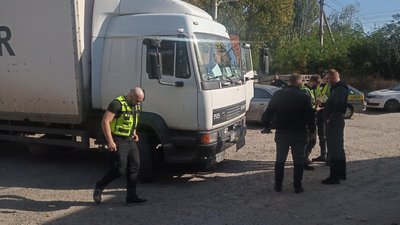 Поліція знайшла автомобіль, який збив жінку у Харкові та зник з місця ДТП