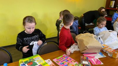 "Від дитини до дитини": у Вінниці збирають книги, іграшки та солодощі для Балаклії "Від дитини до дитини": у Вінниці збирають книги, іграшки та солодощі для Балаклії