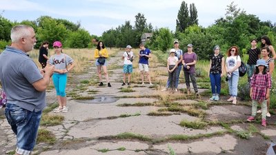 У Сумах у школі дітей вчать піклуватися про собак. СУСПІЛЬНЕ | ВІДЕОНОВИНИ
