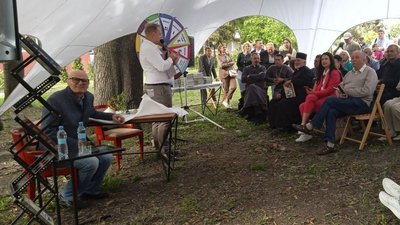 "У круговерті часу": на Тернопільщині презентували історичний тритомник "У круговерті часу": на Тернопільщині презентували історичний тритомник
