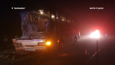 Автобус з дітьми потрапив у ДТП на трасі Київ-Ковель, водій загинув