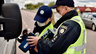 Рівненські копи розповіли, скільки водіїв упіймали на TruCam Рівненські копи розповіли, скільки водіїв упіймали на TruCam