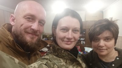 Замість сукні і квітів – автомат і військова форма. Історія вінничанки Надії Дмитрієвої Замість сукні і квітів – автомат і військова форма. Історія вінничанки Надії Дмитрієвої