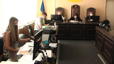 Підозрюваного у побитті бійця полку "Азов" Олега Черевка взяли під варту Підозрюваного у побитті бійця полку "Азов" Олега Черевка взяли під варту