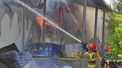 У Франківську сталася пожежа поблизу "Водоекотехпрому". Горять склади У Франківську сталася пожежа поблизу "Водоекотехпрому". Горять склади