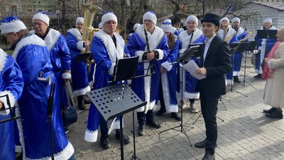 У Міськсаду Одеси провели благодійний різдвяний дипломатичний ярмарок У Міськсаду Одеси провели благодійний різдвяний дипломатичний ярмарок