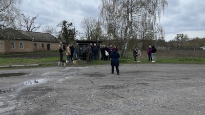 Жителі села Яцинова Слобідка, що біля Полтави, скаржаться на відсутність маршрутки Жителі села Яцинова Слобідка, що біля Полтави, скаржаться на відсутність маршрутки