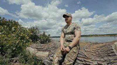Оборонець з позивним "Карат"