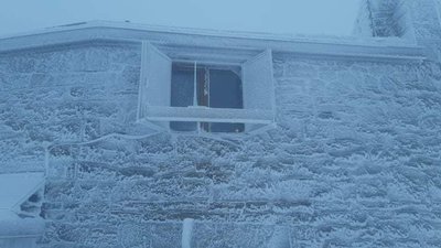 Прикарпатські надзвичайники запалили свічку пам'яті на найвисокогірнішому рятувальному пості Прикарпатські надзвичайники запалили свічку пам'яті на найвисокогірнішому рятувальному пості