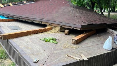 у Чернівцях зруйнували локацію "Миколайчук OPEN"