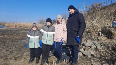 У Кушугумській громаді на Запоріжжі провели суботник на узбережжі річки У Кушугумській громаді на Запоріжжі провели суботник на узбережжі річки