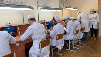На Тернопільщині студенти виготовили зубні протези для учасників російсько-української війни