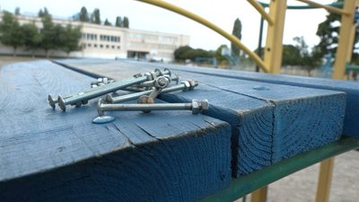 Керівництво черкаської гімназії просить місцевих не псувати шкільний майданчик