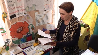 На Черкащині у бібліотеці можна навчитися малювати На Черкащині у бібліотеці можна навчитися малювати