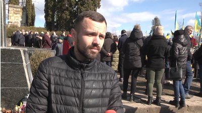У Тернополі провели в останню дорогу захисника Павла Бугайського У Тернополі провели в останню дорогу захисника Павла Бугайського