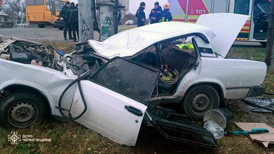 Деблокували та госпіталізували травмованого: у Количівці сталася ДТП