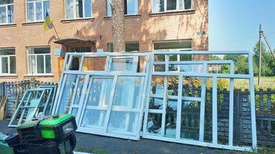 Кількість пошкоджених на Хмельниччині будівель внаслідок атаки РФ зросла до чотирьохсот