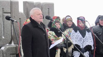 На межі Рівненської та Житомирської областей розгорнули державний прапор На межі Рівненської та Житомирської областей розгорнули державний прапор