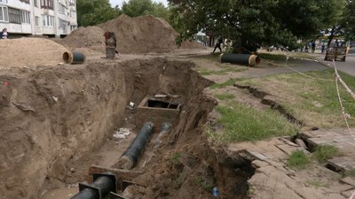 Після ремонту теплотраси на Кравчука у Луцьку почали засипати траншею