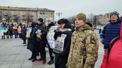 "Поверніть полонених додому": у Черкасах відбулася акція "Поверніть полонених додому": у Черкасах відбулася акція