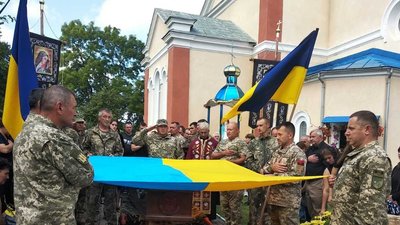 На Тернопільщині попрощалися з трьома військовослужбовцями