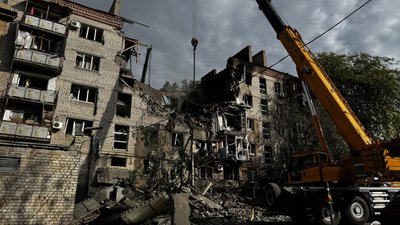 Фоторепортаж: наслідки дронової атаки по Миколаєву Фоторепортаж: наслідки дронової атаки по Миколаєву