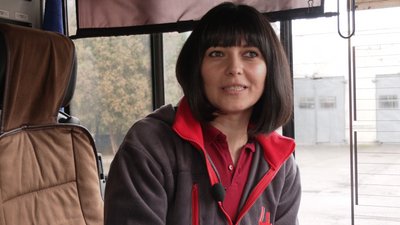 "Дуже багато жінок хочуть працювати". Як у Франківську вчать на водіїв тролейбусів "Дуже багато жінок хочуть працювати". Як у Франківську вчать на водіїв тролейбусів