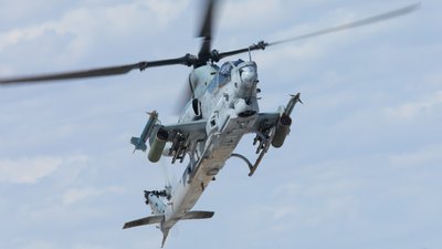 Військовий гелікоптер AH-1S Cobra