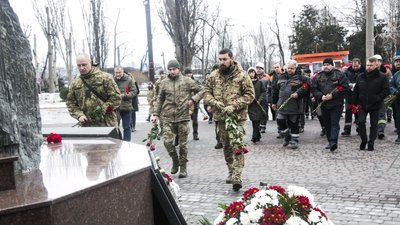 У Кривому Розі до Дня Соборності відкрили меморіал загиблим військовим У Кривому Розі до Дня Соборності відкрили меморіал загиблим військовим
