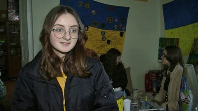 "Метал перемоги": на Волині діти розмальовують гільзи та уламки ракет "Метал перемоги": на Волині діти розмальовують гільзи та уламки ракет