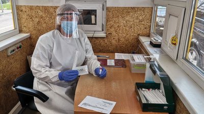 На "Ягодині" через штам коронавірусу "Дельта" розгорнули пункт експрес-тестування. Як він працює На "Ягодині" через штам коронавірусу "Дельта" розгорнули пункт експрес-тестування. Як він працює