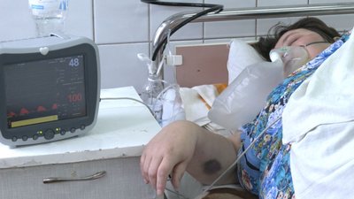 Майже усі місця в лікарні, оснащені киснем, зараз зайняті. Майже усі місця в лікарні, оснащені киснем, зараз зайняті.