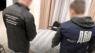 Правоохоронці вилучили гроші підозрюваних
