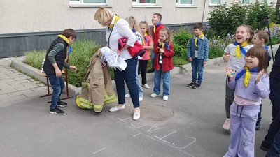 День захисту дітей житомирські школярі провели в компанії рятувальників та поліцейських День захисту дітей житомирські школярі провели в компанії рятувальників та поліцейських