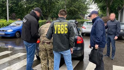 Офіцера відділу Держприкордонслужби Закарпатської області затримали на хабарі