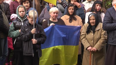 У Долині на Прикарпатті попрощалися із загиблим азовцем Тарасом Лаврівим У Долині на Прикарпатті попрощалися із загиблим азовцем Тарасом Лаврівим