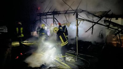 За ніч прикарпатські пожежники загасили три пожежі За ніч прикарпатські пожежники загасили три пожежі
