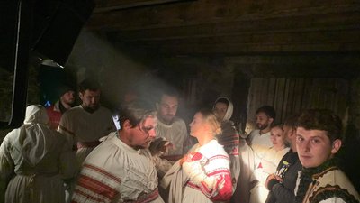 Актори Франківського драмтеатру зіграли "Націю" на висоті понад 2 тисячі метрів Актори Франківського драмтеатру зіграли "Націю" на висоті понад 2 тисячі метрів