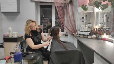 Пожертвувала своє волосся на перуку онкохворим дітям. Христина Васильчук. СУСПІЛЬНЕ | ЛЮДИ